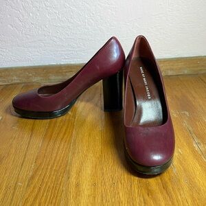 Marc by Marc Jacobs round toe pumps
